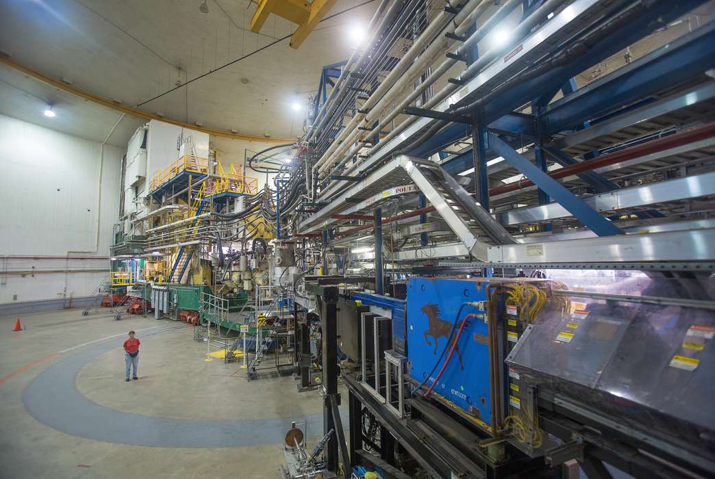 An experimental hall in the Thomas Jefferson National Accelerator Facility, where a recent experiment revealed new information about the properties of neutrons. (DOE's Jefferson Lab)