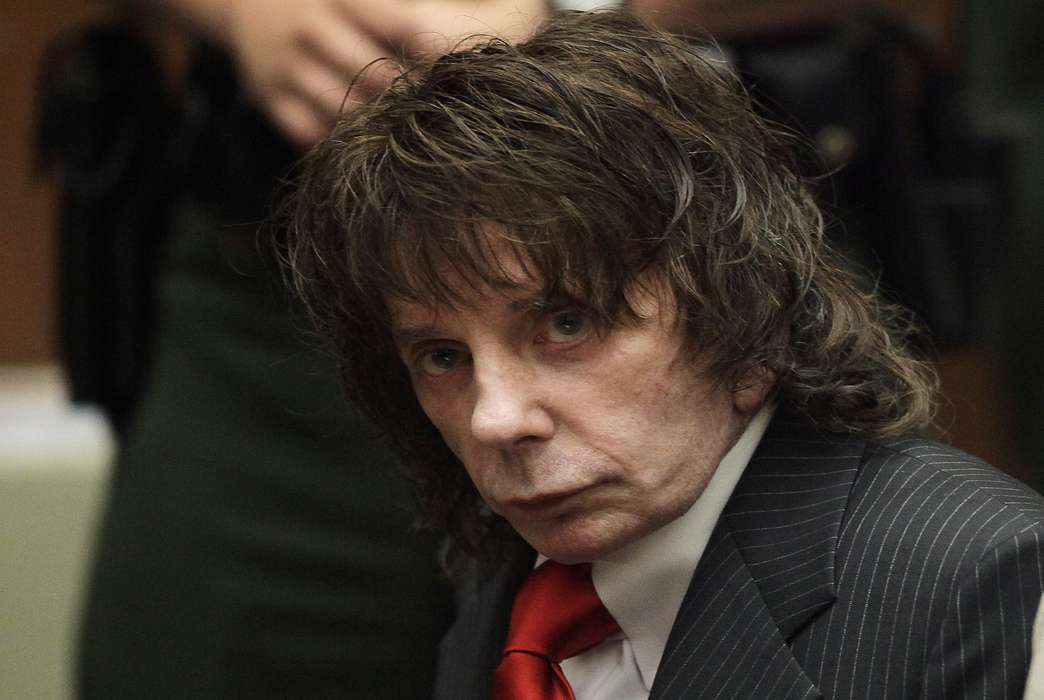 Research inspired by the Phil Spector murder case make a fluid physics discovery. (AP Photo/Jae C. Hong)